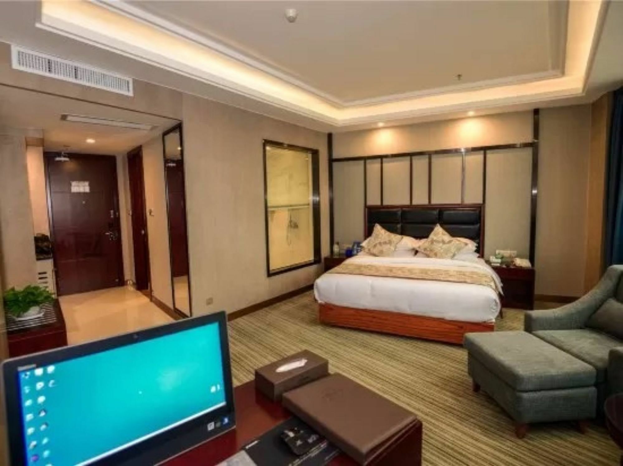 Days Hotel & Suites Shishi Quanzhou  Eksteriør billede